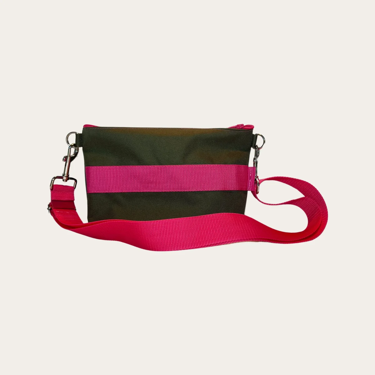 Crossbag mini in oliv – Bild 5